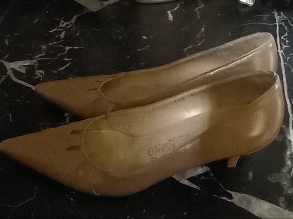 FERRAGAMO 8.5 B Width - Picture 2 of 9